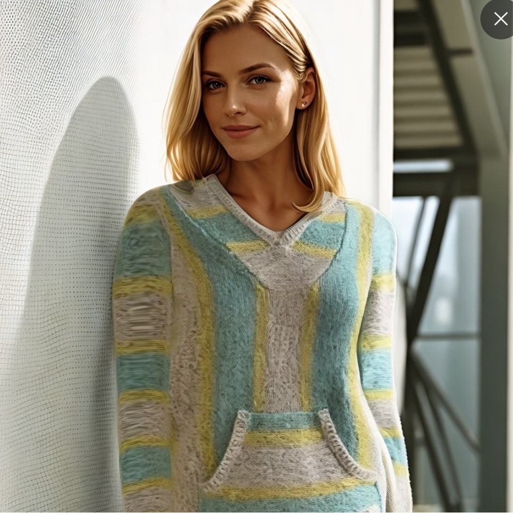 Aritzia TNA Baja Hoodie Beach Sweater Striped Long Sleeved Size XXSmall